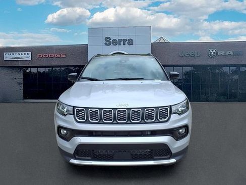 Used 2024 Jeep Compass Limited AWD/4WD image 2