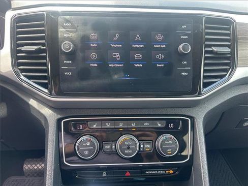 Used 2022 Volkswagen Atlas SE w/ Panoramic Sunroof Package AWD/4WD image 16