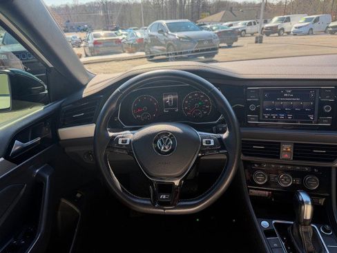 Used 2020 Volkswagen Jetta R-Line image 7