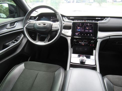 Used 2024 Jeep Grand Cherokee L Laredo AWD/4WD image 13