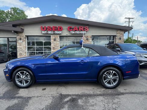 Used 2014 Ford Mustang Premium w/ Equipment Group 201A RWD image 4