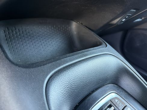 Used 2023 Toyota Corolla SE w/ Carpet Mat Package (TMS) FWD image 32