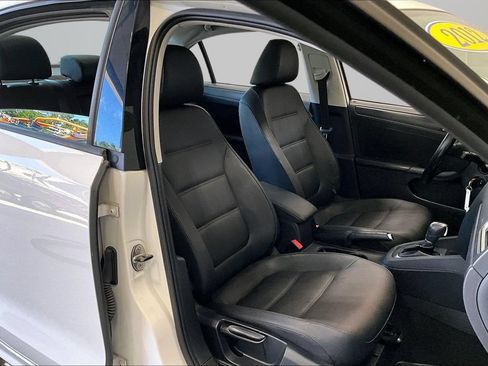Used 2012 Volkswagen Jetta SE FWD image 26