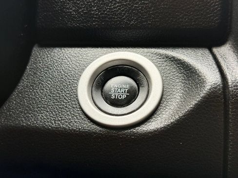 Used 2018 RAM 1500 Laramie w/ Convenience Group AWD/4WD image 43