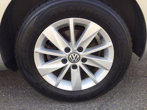 Used 2016 Volkswagen Golf S FWD image 40