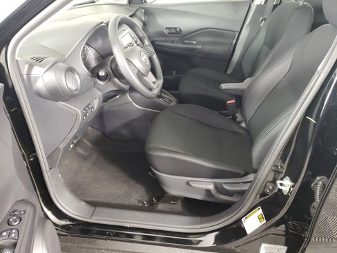 New 2025 Nissan Kicks Play S image 9