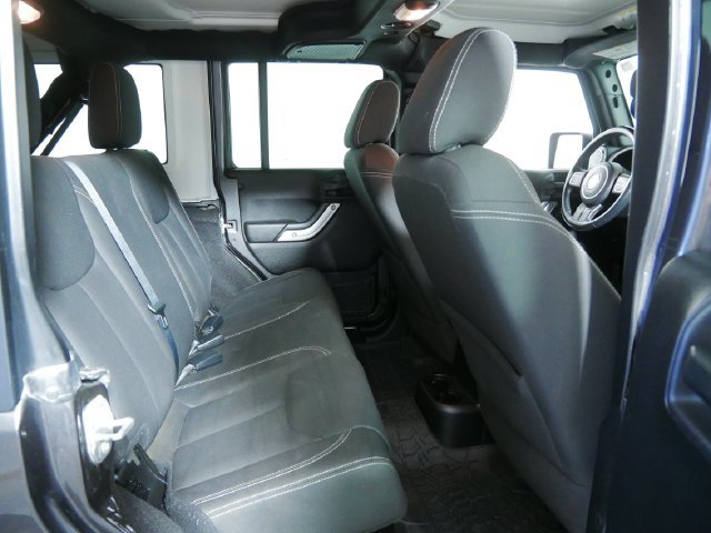 Used 2017 Jeep Wrangler Unlimited Sahara AWD/4WD image 14