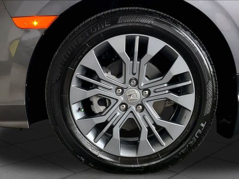 Used 2025 Honda Odyssey Touring image 11