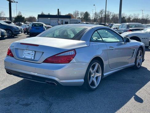 Used 2015 Mercedes-Benz SL 550 w/ Driver Assistance Package image 9