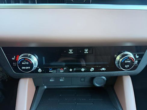 New 2026 Mitsubishi Outlander SEL image 21