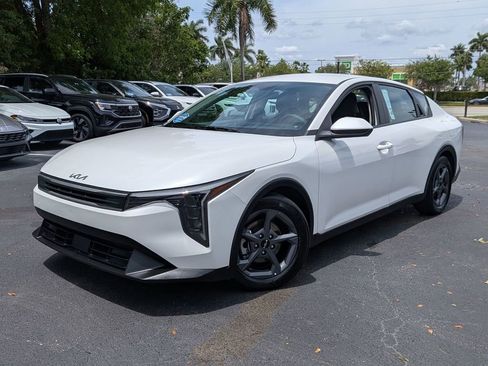 Used 2025 Kia K4 FWD image 1