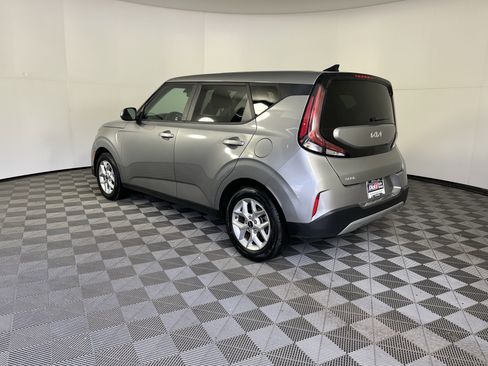 Used 2023 Kia Soul LX w/ Option Group 015 FWD image 3