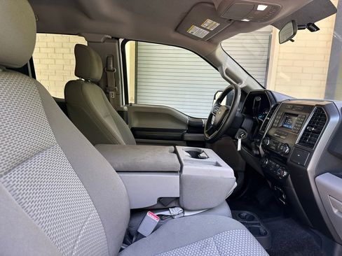 Used 2017 Ford F150 XLT w/ Trailer Tow Package RWD image 12