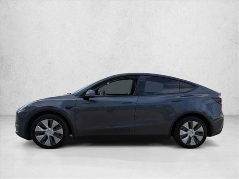 Used 2023 Tesla Model Y Long Range image 8