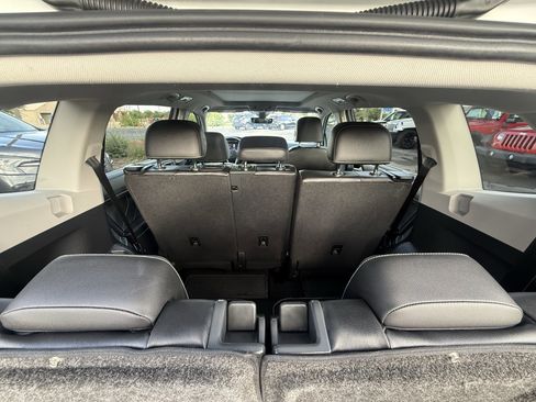 Used 2022 Volkswagen Tiguan SE FWD image 11