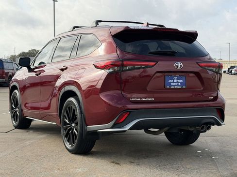 Used 2023 Toyota Highlander XSE image 7