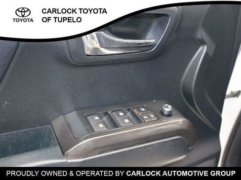 Used 2018 Toyota Tacoma TRD Off-Road AWD/4WD image 14