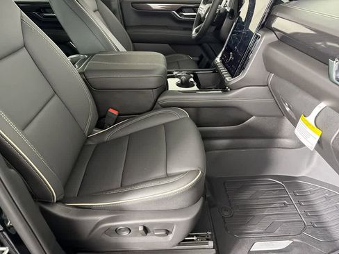 New 2026 GMC Yukon XL Elevation image 21