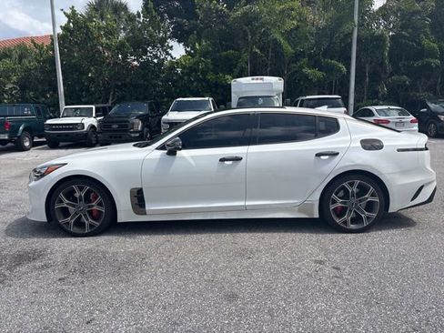 Used 2020 Kia Stinger GT1 RWD image 4