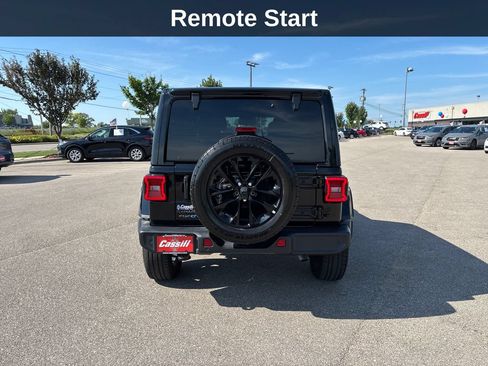 Used 2025 Jeep Wrangler Unlimited Sahara w/ Safety Group AWD/4WD image 5