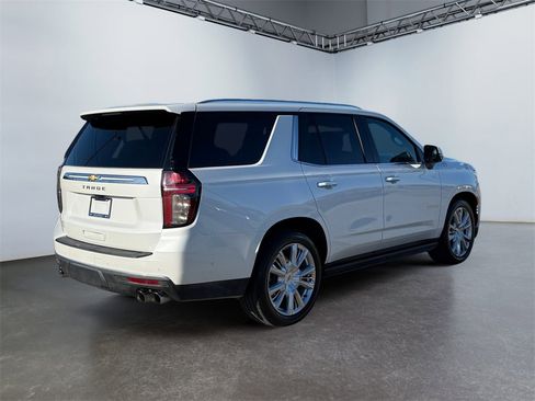 Used 2024 Chevrolet Tahoe High Country w/ Advanced Technology Package image 3