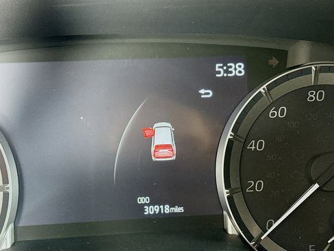 Used 2024 Toyota Highlander XLE image 19