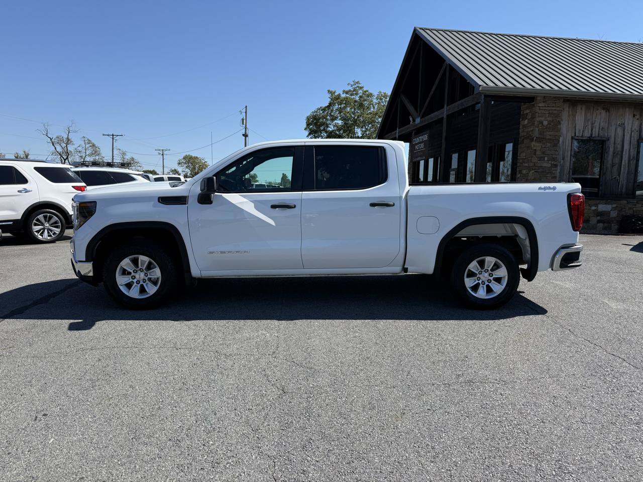 Used 2022 GMC Sierra 1500 Pro w/ Convenience Package AWD/4WD image 3
