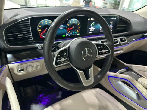 Used 2020 Mercedes-Benz GLS 450 4MATIC image 32