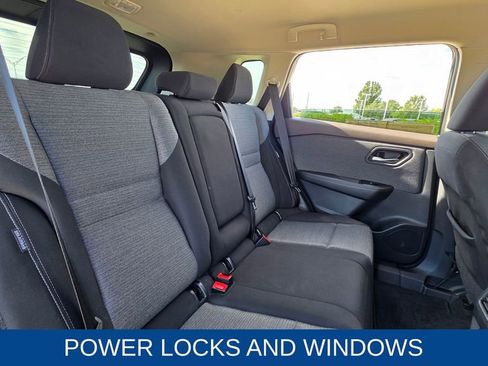 Used 2022 Nissan Rogue SV image 16