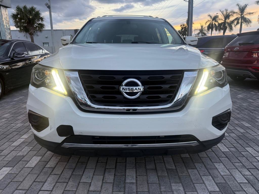 Used 2019 Nissan Pathfinder S FWD image 2