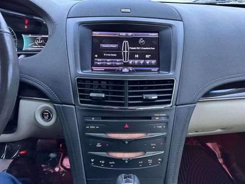 Used 2013 Lincoln MKT AWD image 30