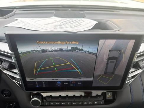 Used 2025 Toyota Sequoia Platinum AWD/4WD image 21