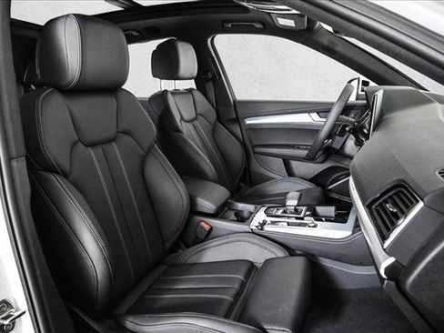 Certified 2025 Audi Q5 2.0T Premium Plus w/ Premium Plus Package image 22