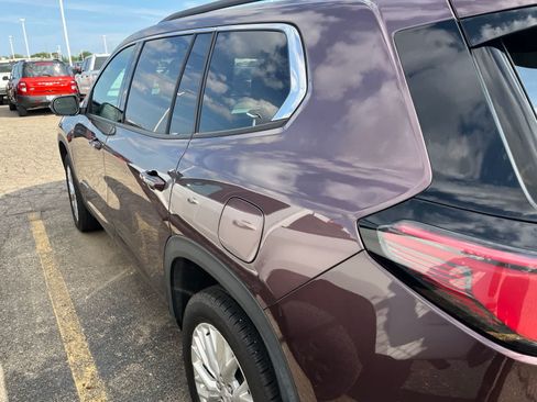 Used 2024 GMC Acadia Elevation AWD/4WD image 12