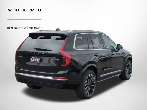 New 2026 Volvo XC90 B5 Plus w/ Protection Package image 3