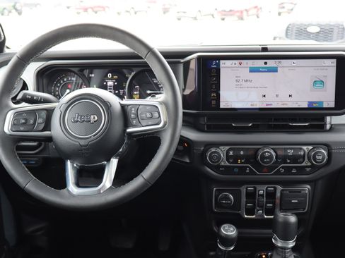 Used 2025 Jeep Wrangler Sahara w/ Safety Group image 14