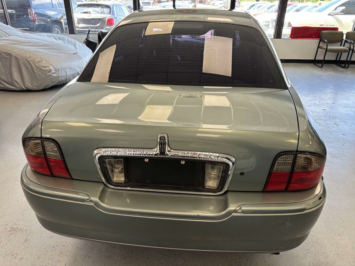 Used 2004 Lincoln LS RWD image 10