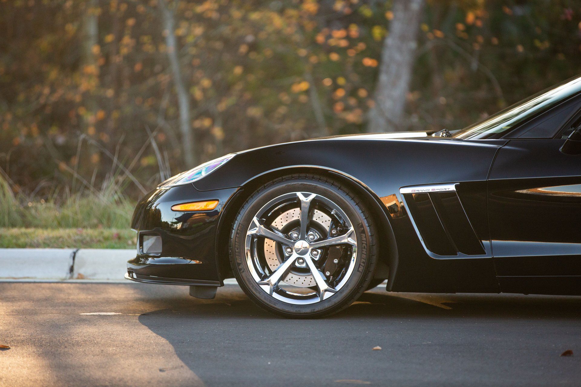 Used 2011 Chevrolet Corvette Grand Sport w/ Preferred Equipment Group RWD image 5