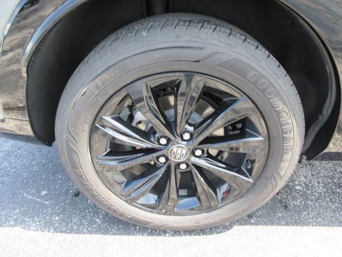 Certified 2024 Buick Envista Sport Touring w/ Convenience I Package FWD image 10