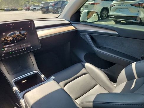 Used 2023 Tesla Model Y Long Range AWD/4WD image 23