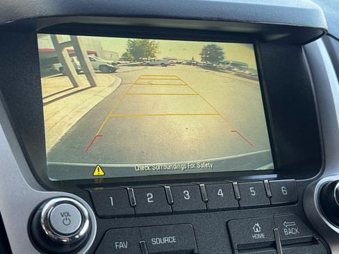 Used 2017 Chevrolet Equinox LT w/ Convenience Package FWD image 19