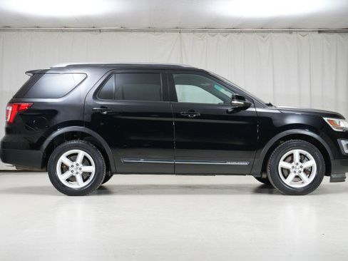 Used 2017 Ford Explorer XLT w/ Equipment Group 201A image 15