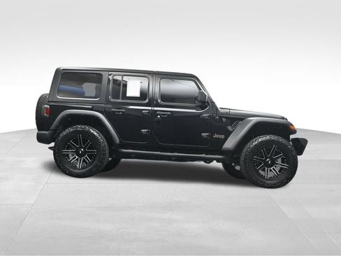 Used 2023 Jeep Wrangler Unlimited Rubicon w/ Cold Weather Group AWD/4WD image 29