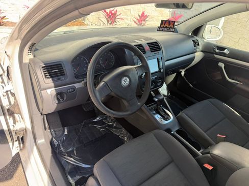 Used 2009 Volkswagen Rabbit S FWD image 22