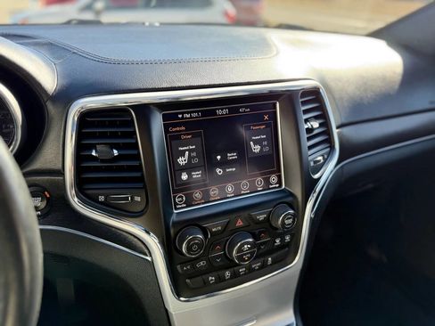 Used 2018 Jeep Grand Cherokee Limited image 21