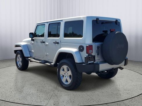Used 2011 Jeep Wrangler Unlimited Sahara w/ Dual Top Group AWD/4WD image 4