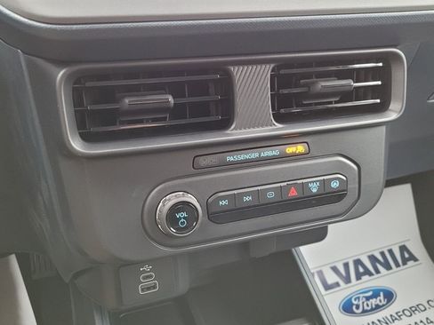 New 2025 Ford Maverick XL image 17