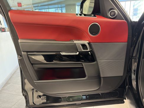 Used 2022 Land Rover Range Rover Sport SVR Carbon Edition image 13