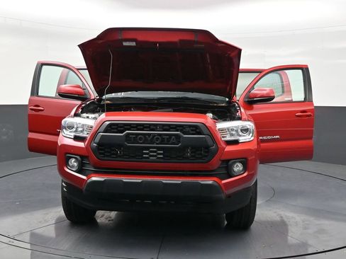 Used 2022 Toyota Tacoma SR5 RWD image 33