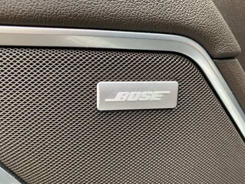 Used 2024 GMC Sierra 2500 SLT w/ SLT Premium Package image 19